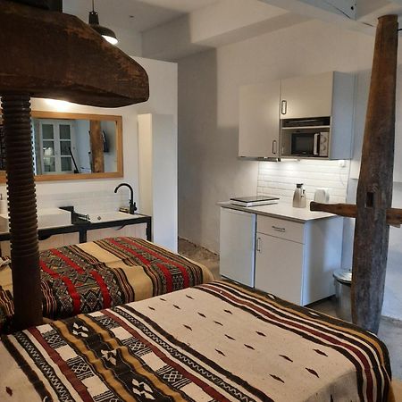Dormir Au Pressoir Montagnieu  Экстерьер фото